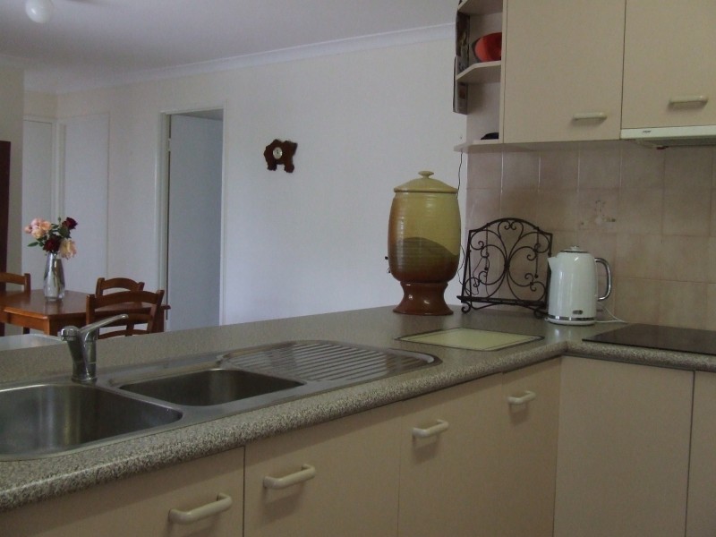 17 Lake Drive, Meringandan QLD 4352