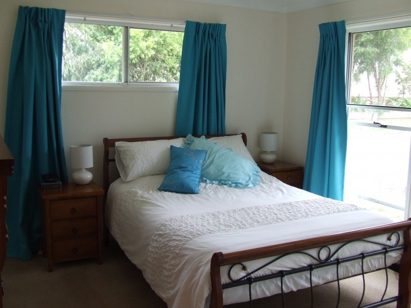17 Lake Drive, Meringandan QLD 4352