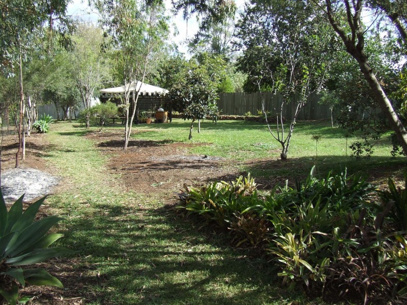 17 Lake Drive, Meringandan QLD 4352