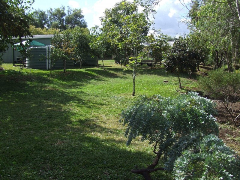 17 Lake Drive, Meringandan QLD 4352