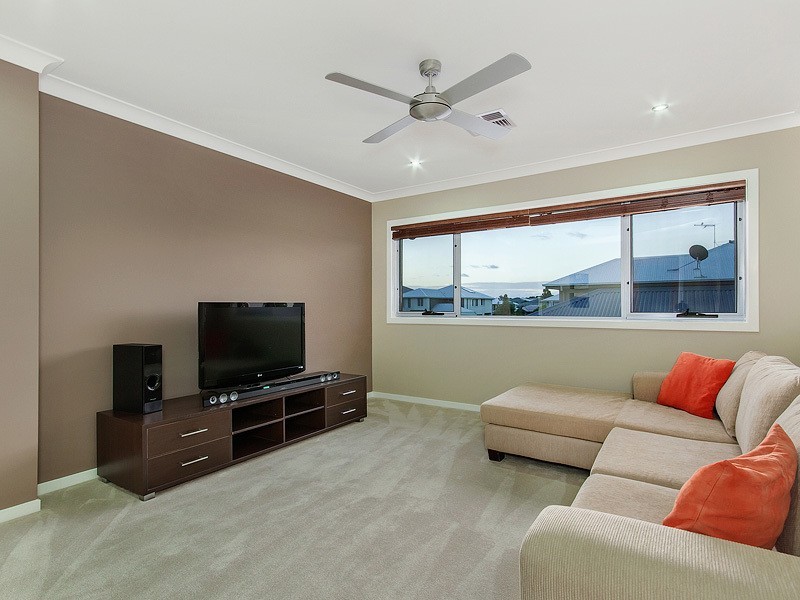 33 Birkdale Circuit, North Lakes QLD 4509