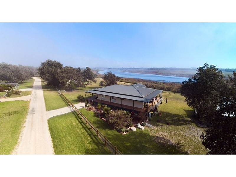 19 Mandalay Drive, The Honeysuckles VIC 3851
