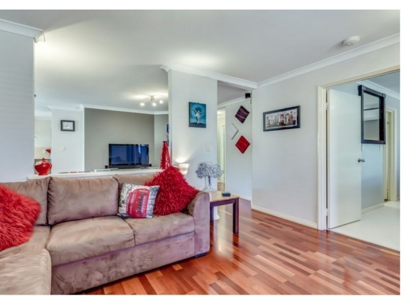 13/59 Third Avenue, Kelmscott WA 6111