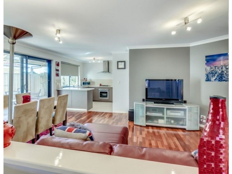 13/59 Third Avenue, Kelmscott WA 6111