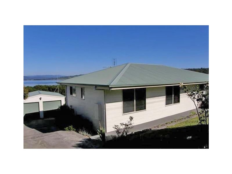 8 Kiama Parade, St Helens TAS 7216