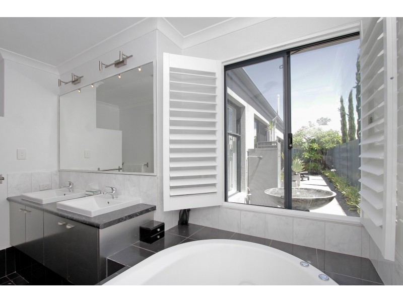 25 Klem Avenue, Redcliffe WA 6104