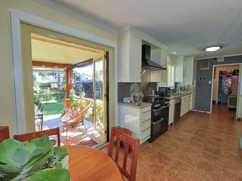 51 Macrossan Street, Childers QLD 4660