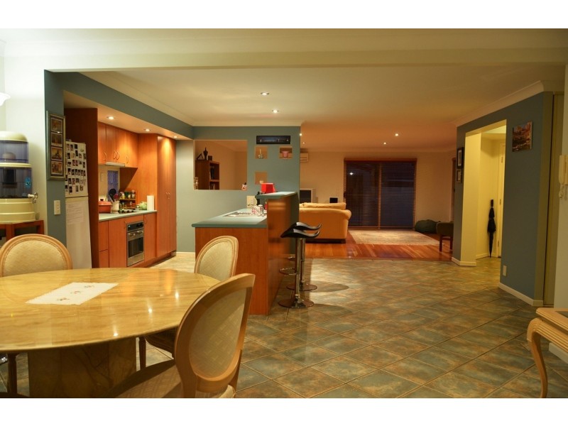 2 Monte Vista Court, Broadbeach Waters QLD 4218