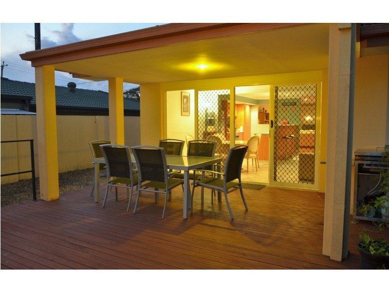 2 Monte Vista Court, Broadbeach Waters QLD 4218