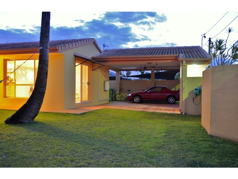 2 Monte Vista Court, Broadbeach Waters QLD 4218