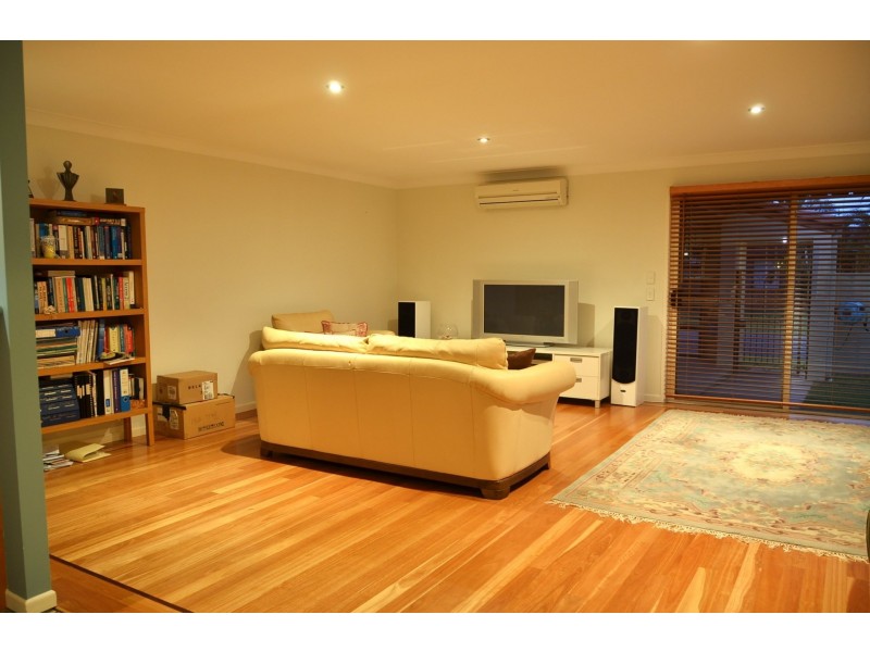 2 Monte Vista Court, Broadbeach Waters QLD 4218