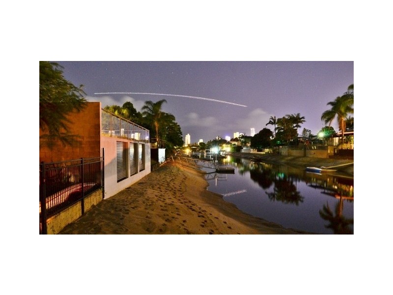 2 Monte Vista Court, Broadbeach Waters QLD 4218