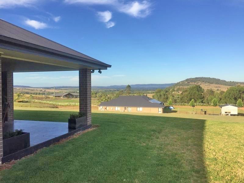 8 Lighthorse Parade, Glenbawn NSW 2337
