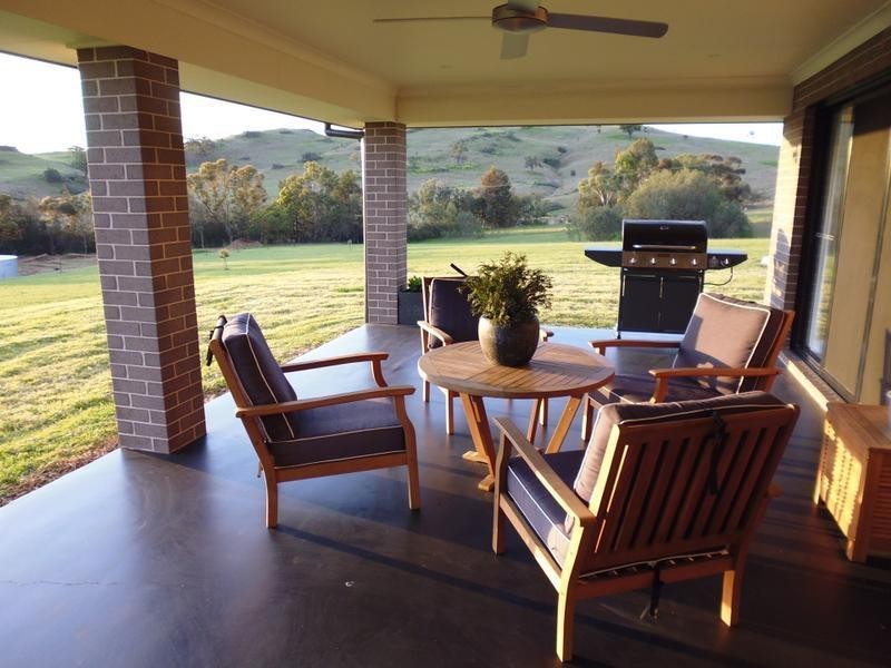 8 Lighthorse Parade, Glenbawn NSW 2337