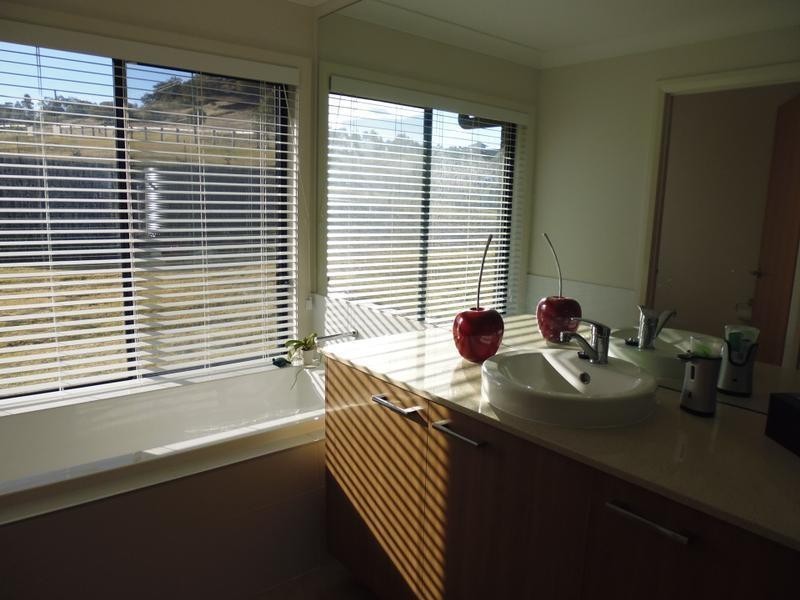 8 Lighthorse Parade, Glenbawn NSW 2337