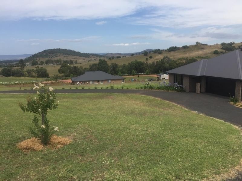 8 Lighthorse Parade, Glenbawn NSW 2337