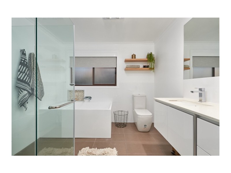 6 Lincoln Avenue, Tolland NSW 2650