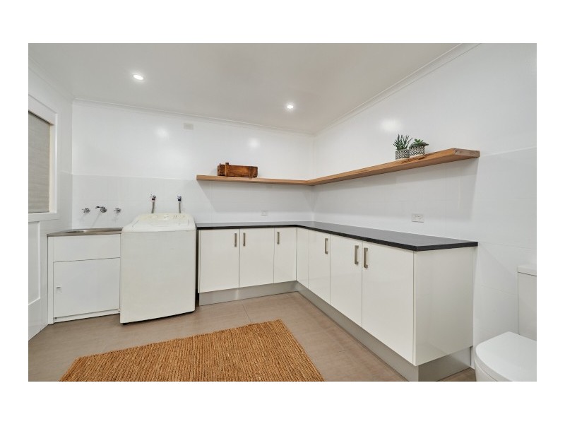 6 Lincoln Avenue, Tolland NSW 2650