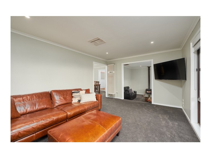 6 Lincoln Avenue, Tolland NSW 2650