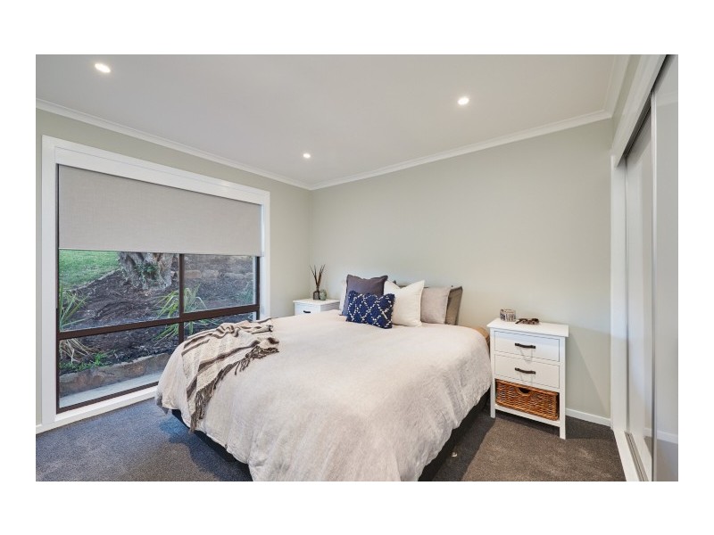 6 Lincoln Avenue, Tolland NSW 2650