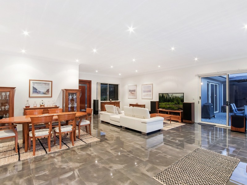 21 Howard Hughes Court, Maudsland QLD 4210