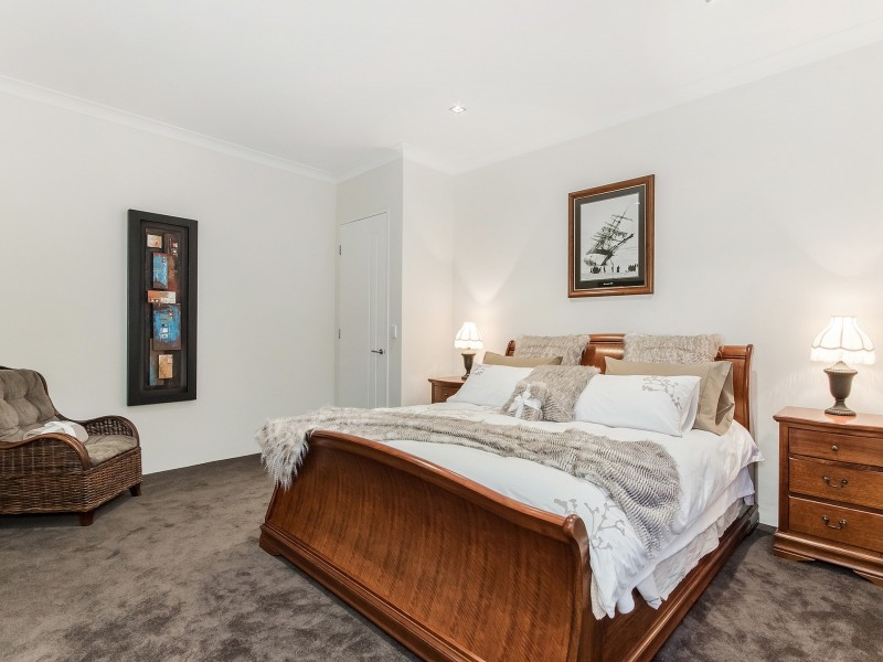 21 Howard Hughes Court, Maudsland QLD 4210