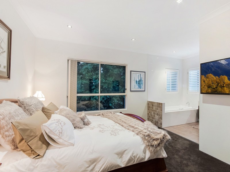 21 Howard Hughes Court, Maudsland QLD 4210