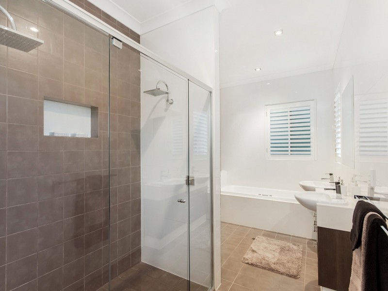 21 Howard Hughes Court, Maudsland QLD 4210