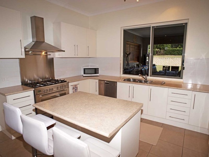 21 Howard Hughes Court, Maudsland QLD 4210