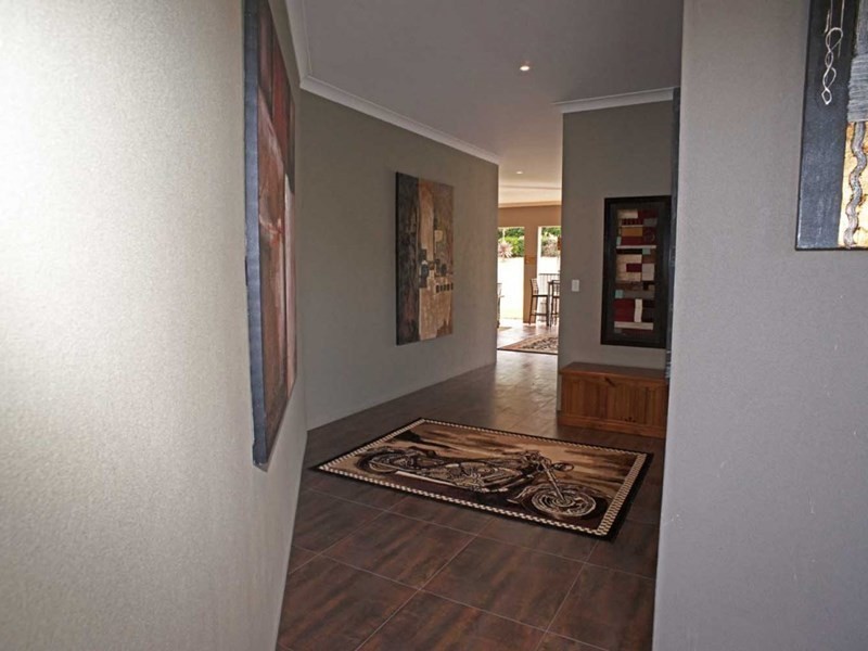 21 Howard Hughes Court, Maudsland QLD 4210