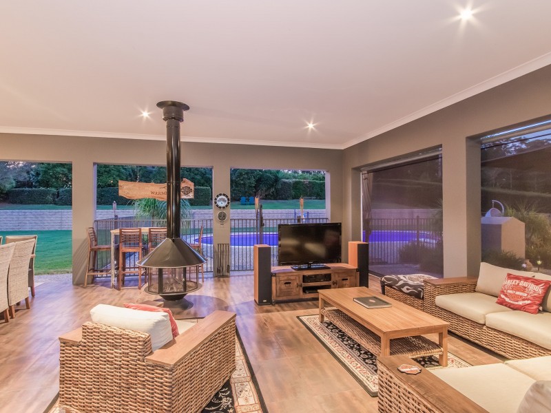 21 Howard Hughes Court, Maudsland QLD 4210