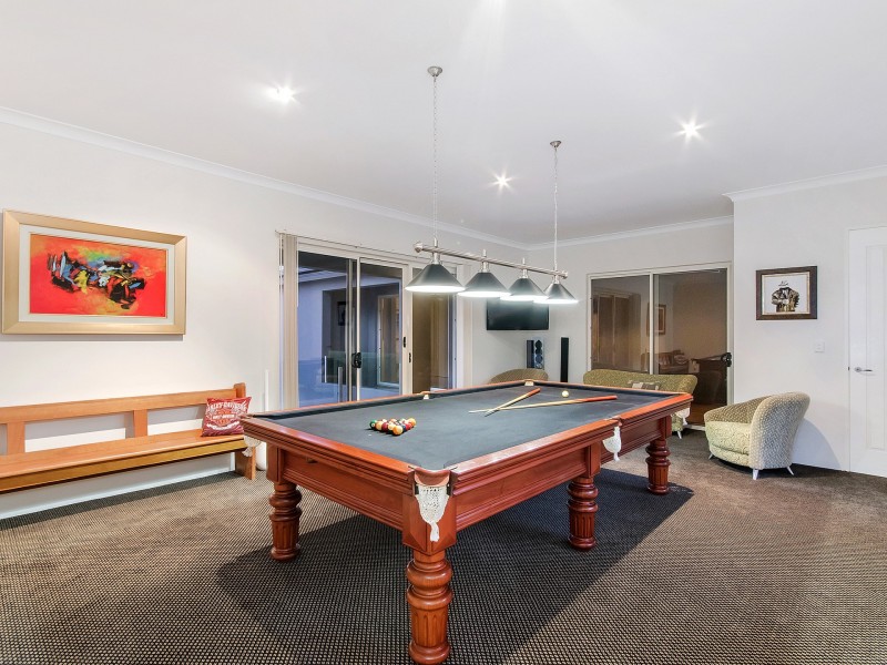 21 Howard Hughes Court, Maudsland QLD 4210