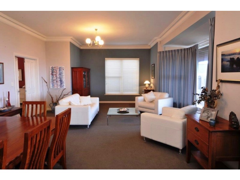 1 River Parade, Hallett Cove SA 5158