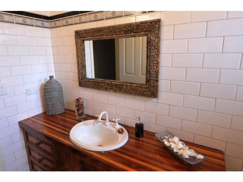 1 River Parade, Hallett Cove SA 5158