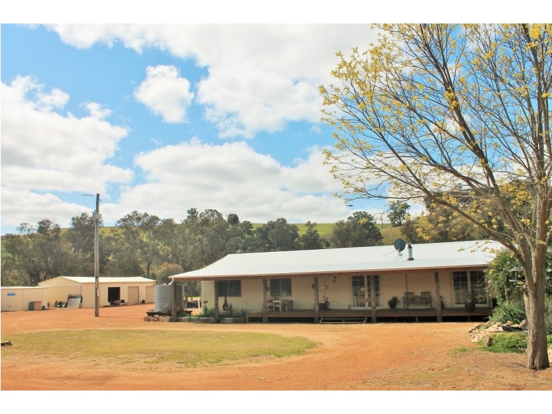 5897 Harvey Quindanning Road, Quindanning WA 6391