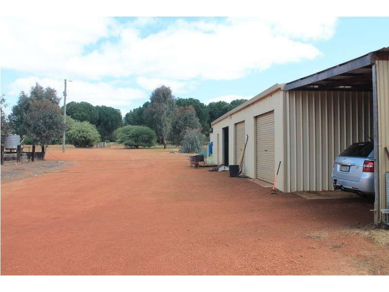 5897 Harvey Quindanning Road, Quindanning WA 6391