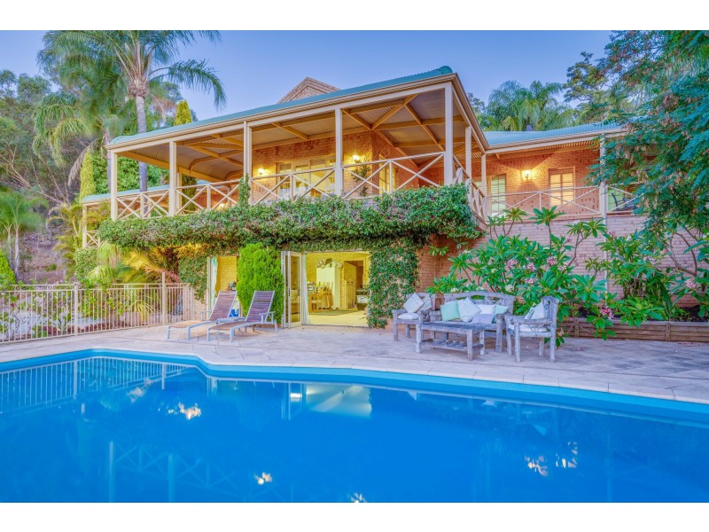 5 Teresa Court, Kelmscott WA 6111