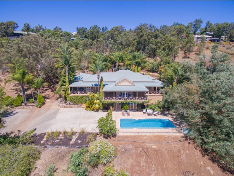5 Teresa Court, Kelmscott WA 6111