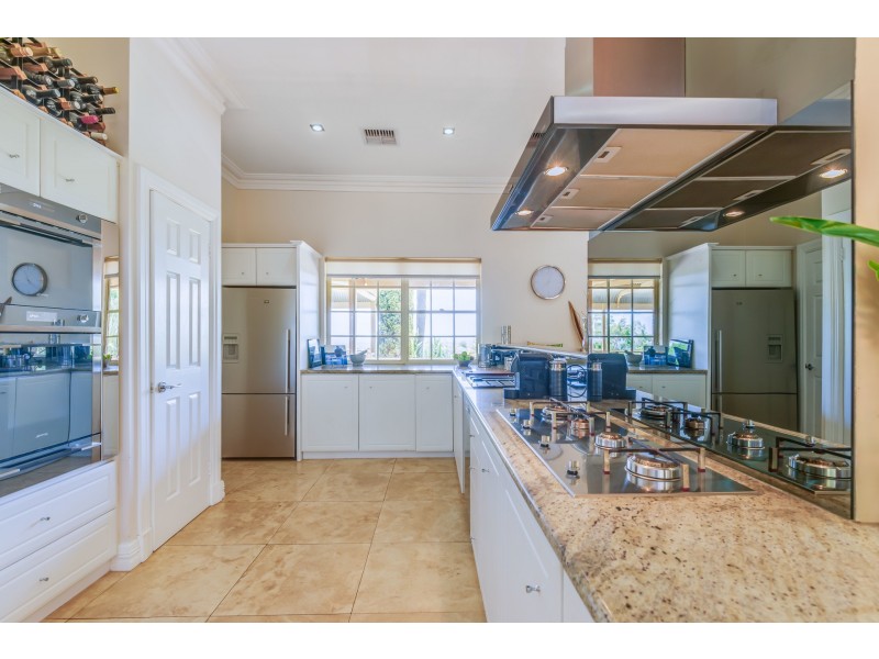 5 Teresa Court, Kelmscott WA 6111