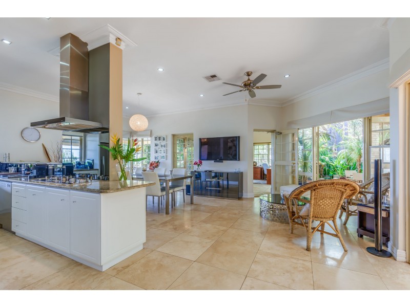 5 Teresa Court, Kelmscott WA 6111