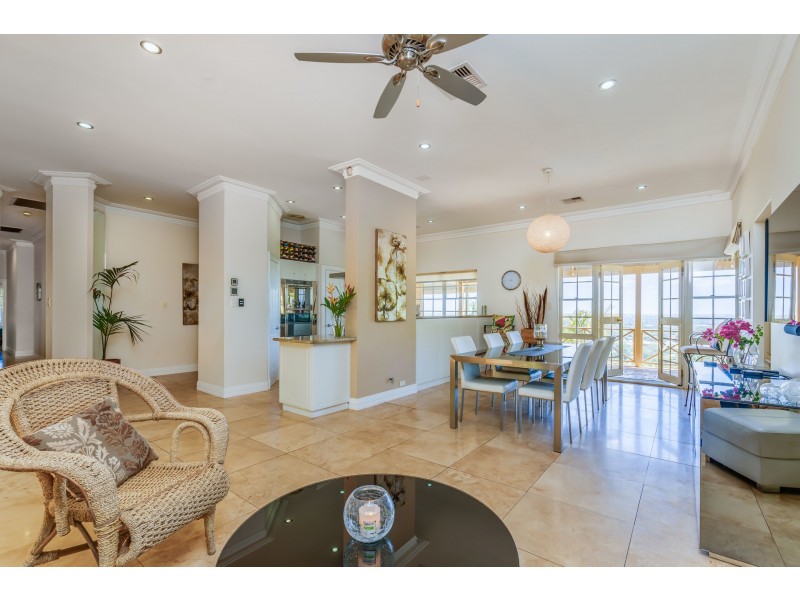5 Teresa Court, Kelmscott WA 6111