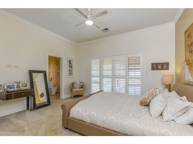 5 Teresa Court, Kelmscott WA 6111