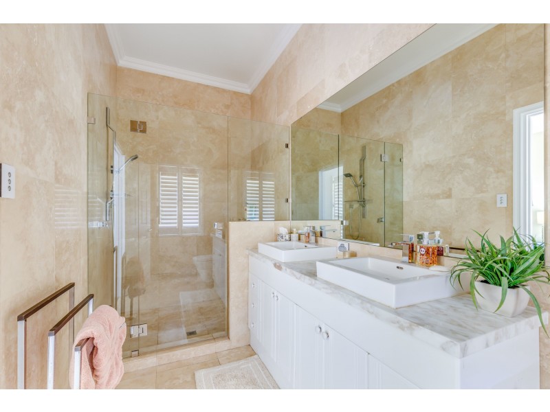 5 Teresa Court, Kelmscott WA 6111