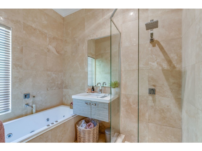 5 Teresa Court, Kelmscott WA 6111