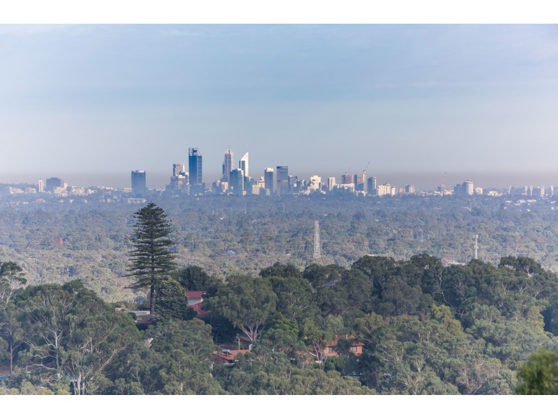 5 Teresa Court, Kelmscott WA 6111