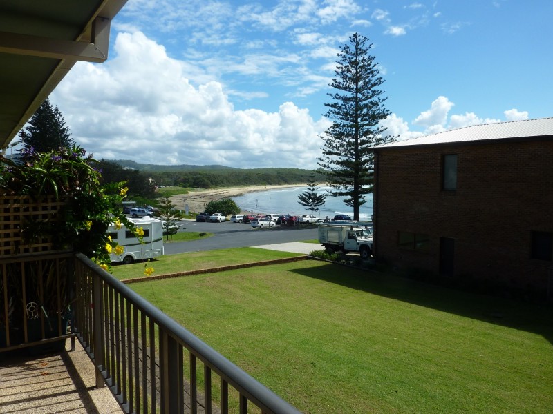 4/11 Carrington St, Woolgoolga NSW 2456