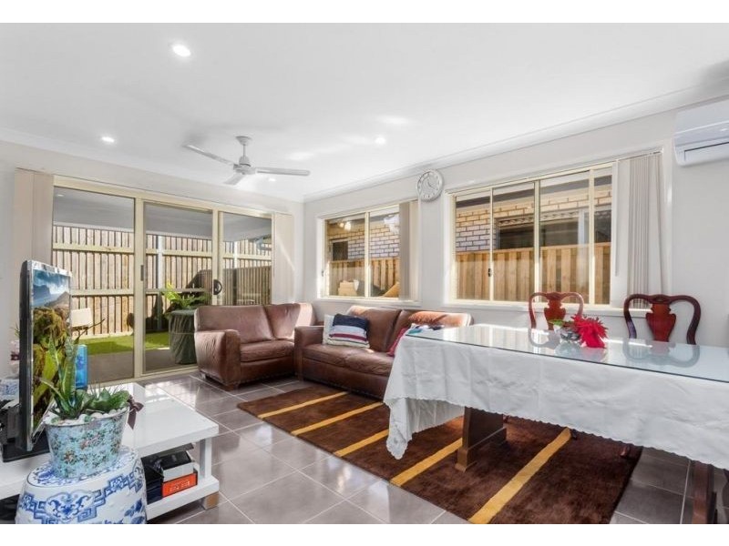 26 Watarrka Avenue, Fitzgibbon QLD 4018