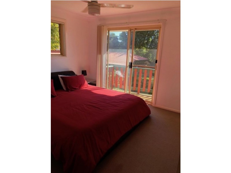 2/33 Government Rd, Labrador QLD 4215