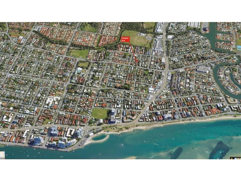 2/33 Government Rd, Labrador QLD 4215