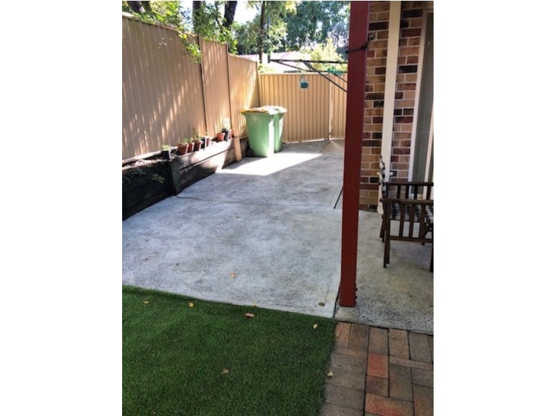 2/33 Government Rd, Labrador QLD 4215